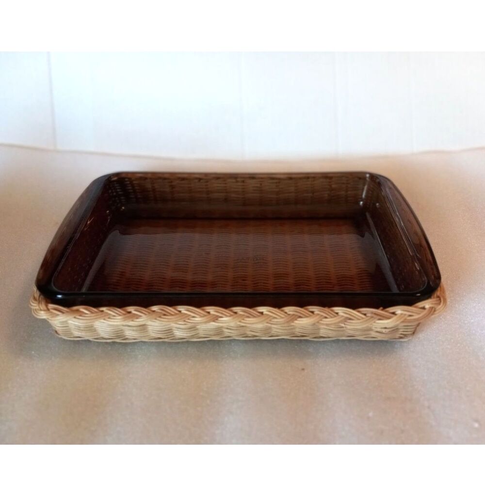 1970s-1990s Pyrex Fireside Naturals Amber 232 Baking Dish & Rattan Basket Holder